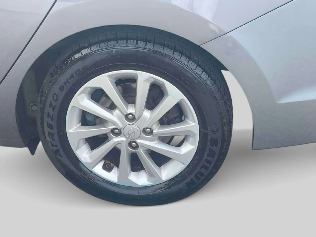 Used 2019 Gray Hyundai SEL image 11