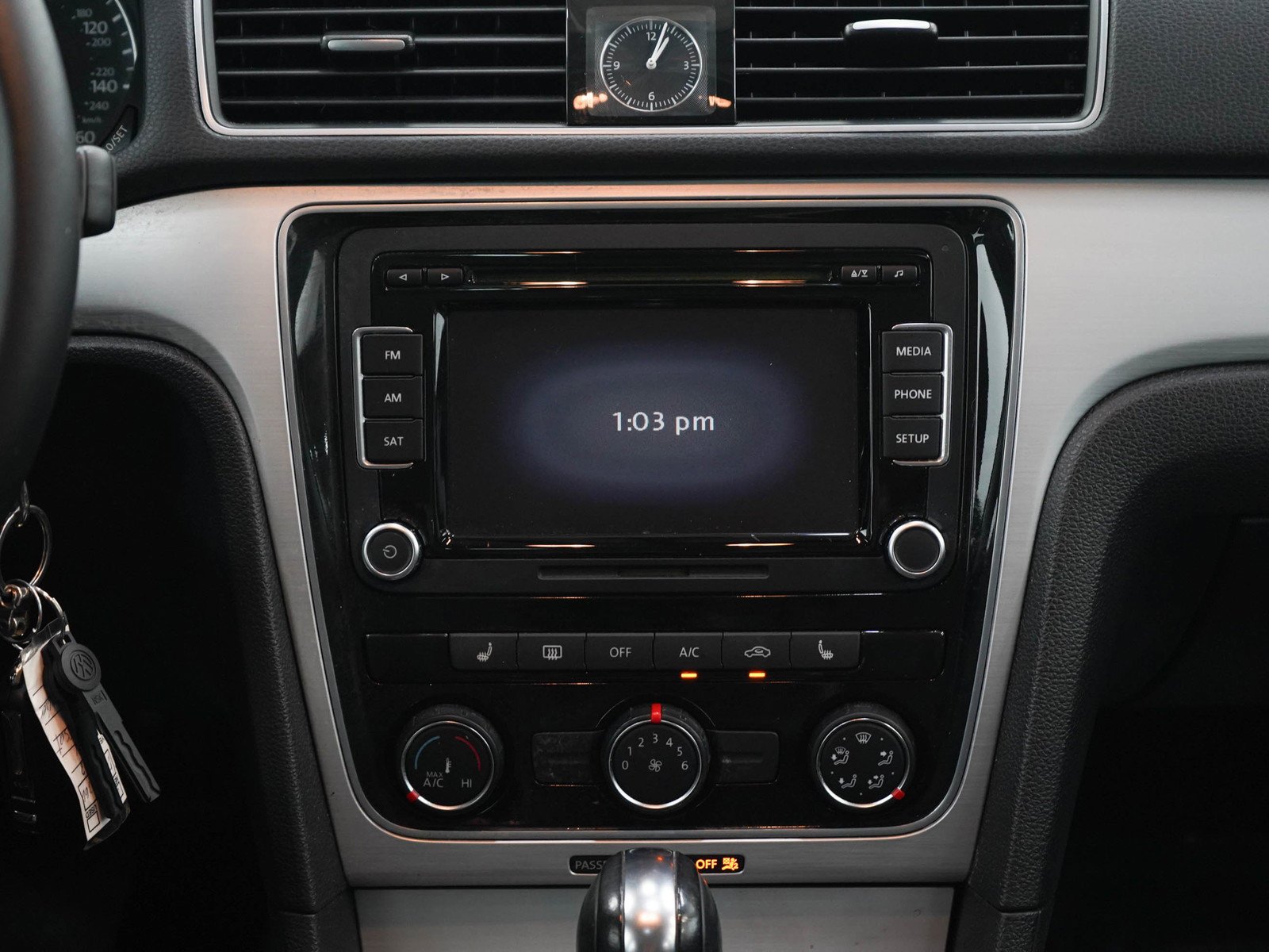 Used 2013 Glacier Blue Metallic Volkswagen 2.5 SE image 15
