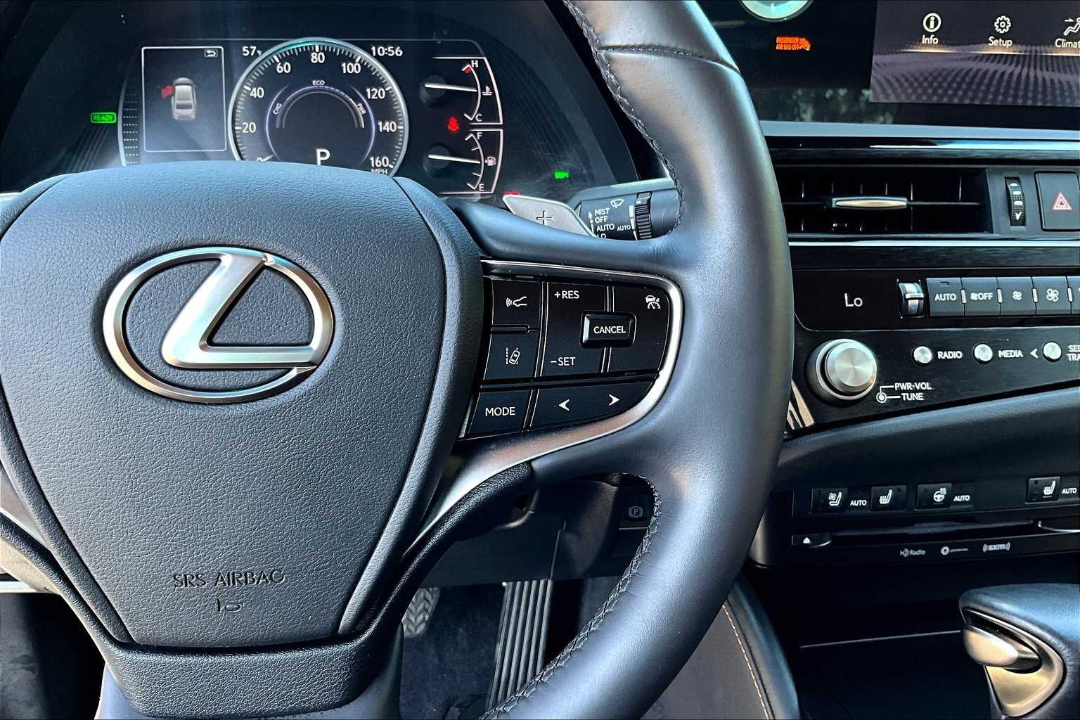 Certified Used 2022 MOONBEAM BEIGE MET. Lexus  image 23