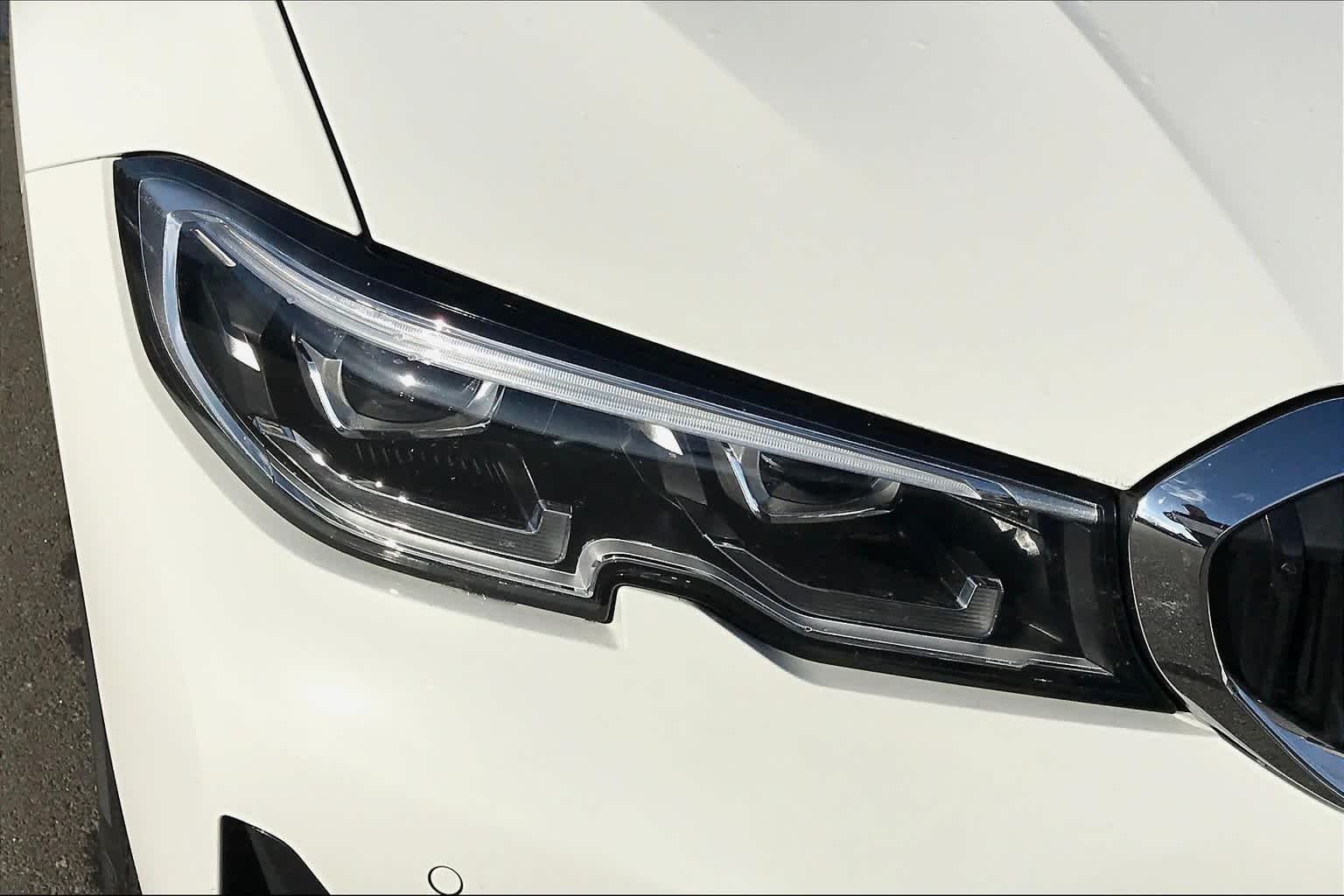 Used 2019 Alpine White BMW 330i xDrive image 14