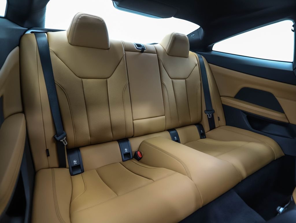 Used 2026 Black Sapphire Metallic BMW M440i xDrive image 29