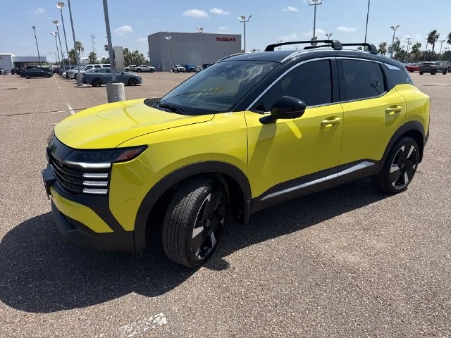 Used 2025 Yellow Nissan SR image 3