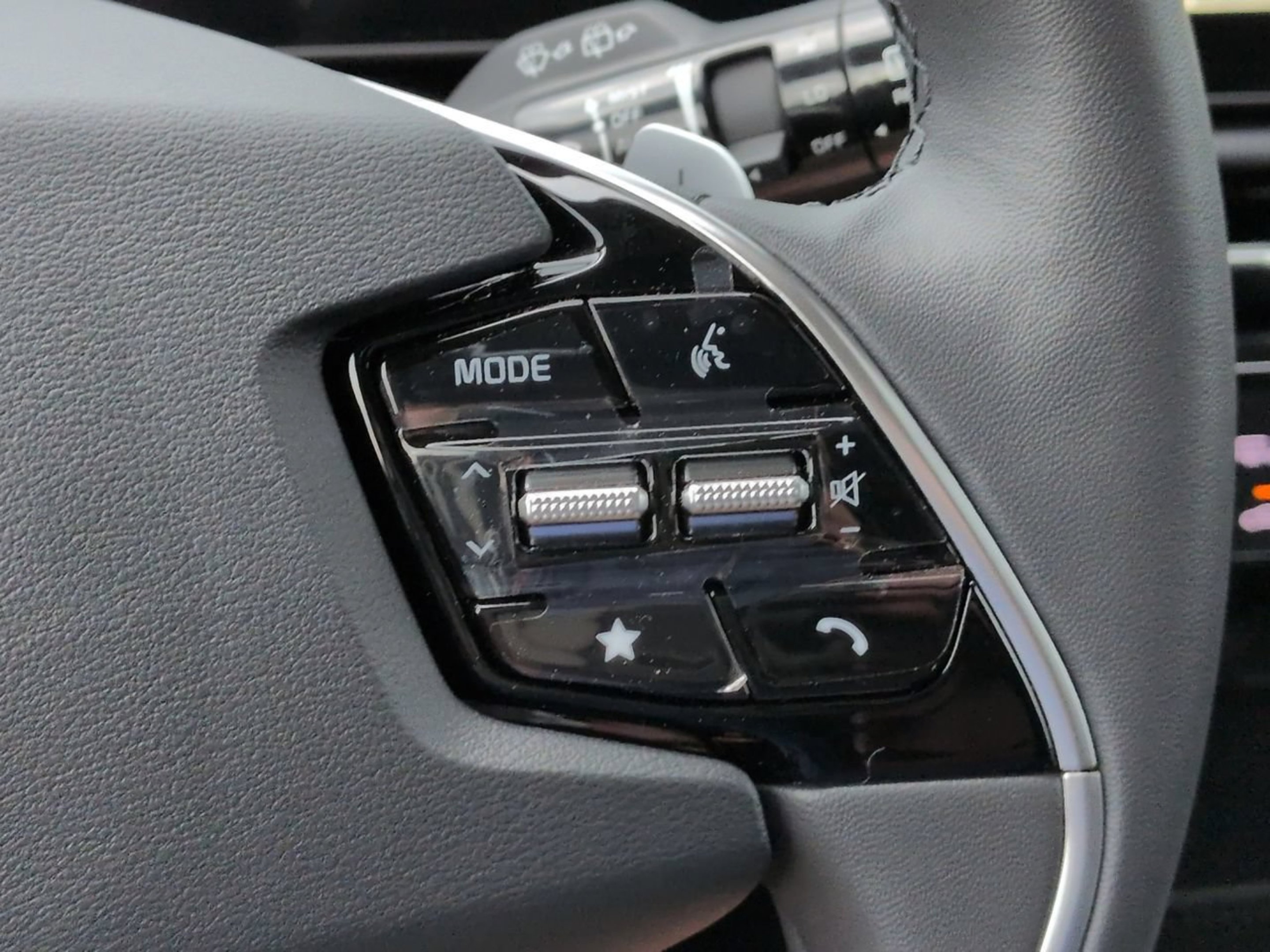 New 2026 Steel Gray Kia EX image 31