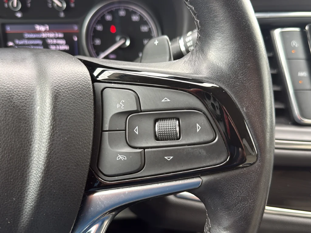Used 2023 White Buick Essence image 18