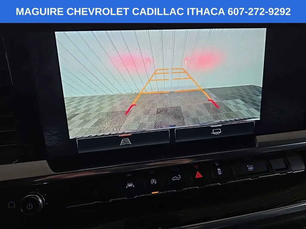 Used 2022 Silver GMC Elevation image 23
