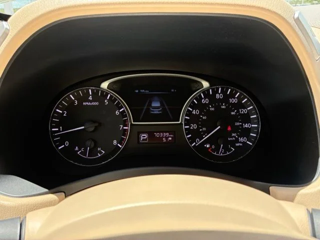 Used 2013 Moonlight White Nissan Platinum image 15