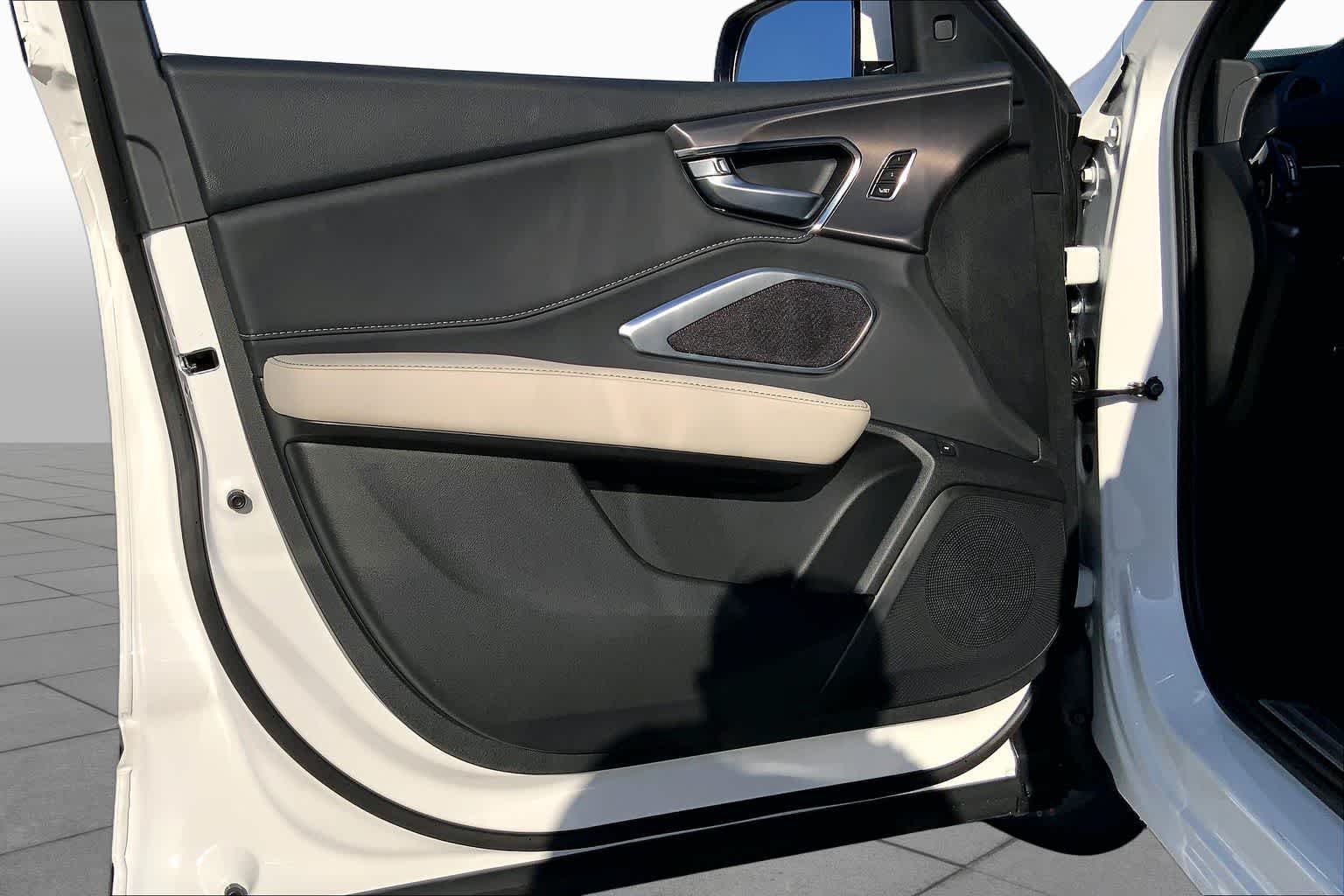 New 2026 Platinum White Pearl Acura  image 10