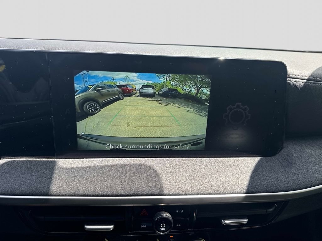 Used 2025 Gray Nissan SV image 22