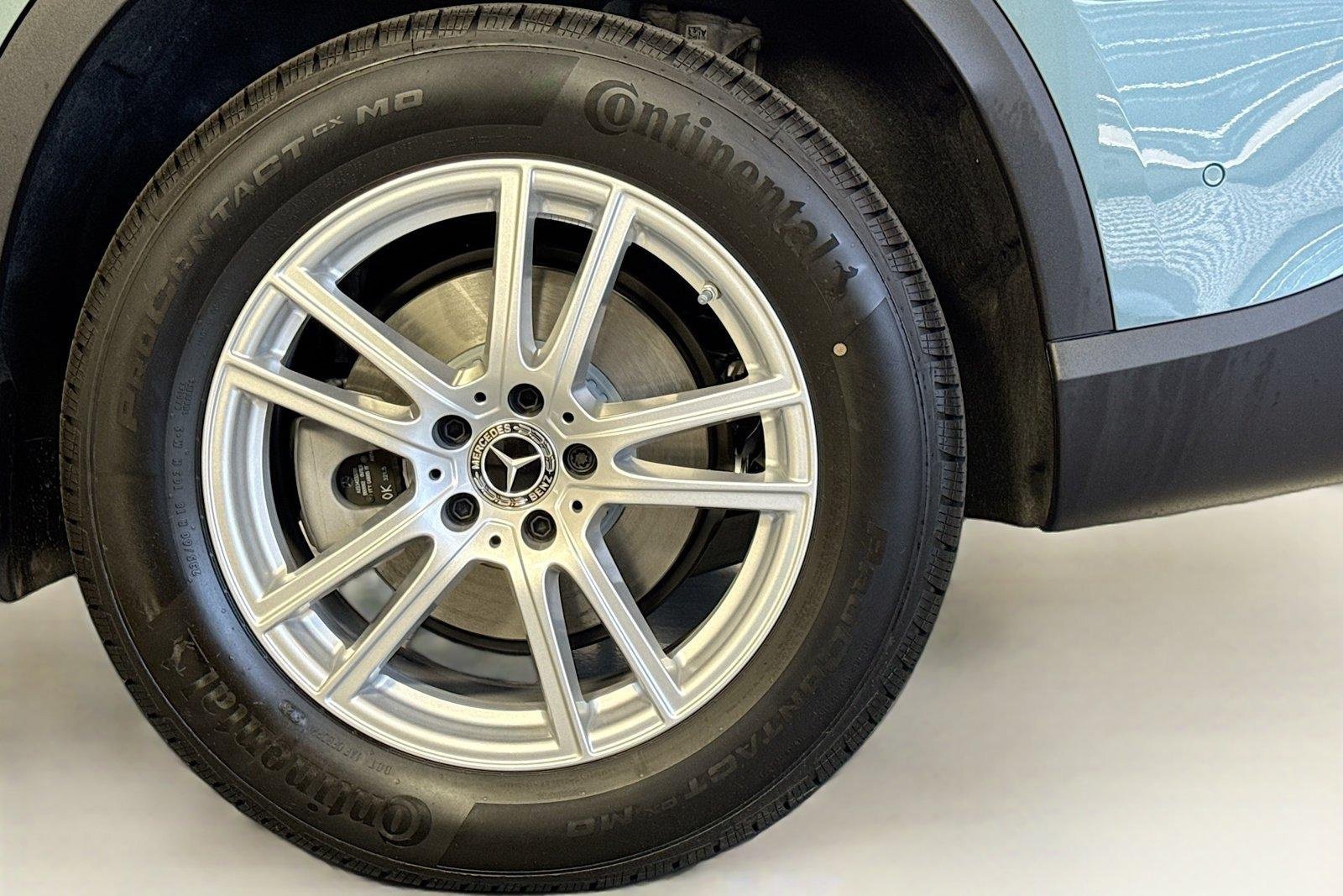 New 2026 Verde Silver Metallic Mercedes-Benz GLC 300 image 29