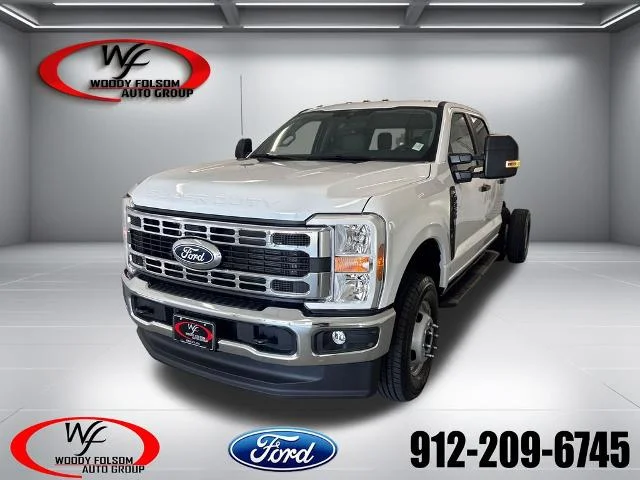 New 2027 Oxford White Ford F-350® XL image 18