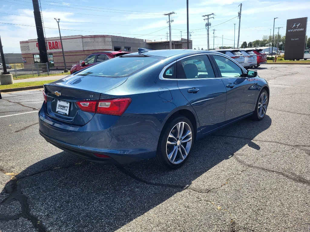 Used 2025 Lakeshore Blue Metallic Chevrolet LT image 6