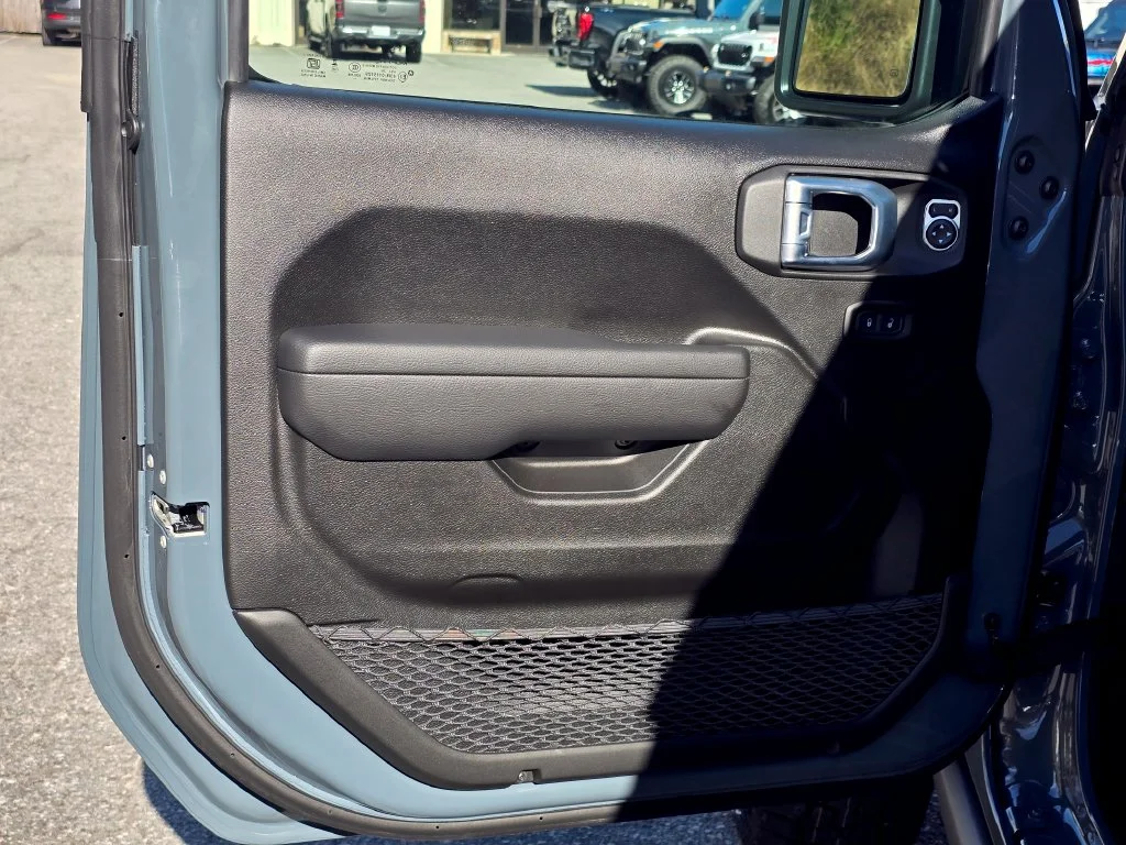 New 2026 Gray Jeep Mojave image 35