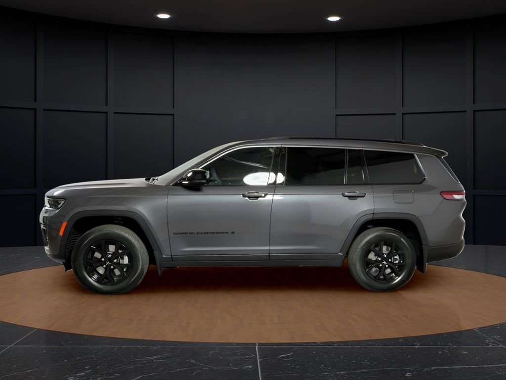 New 2026 Baltic Gray Metallic Clearcoat Jeep Altitude image 4