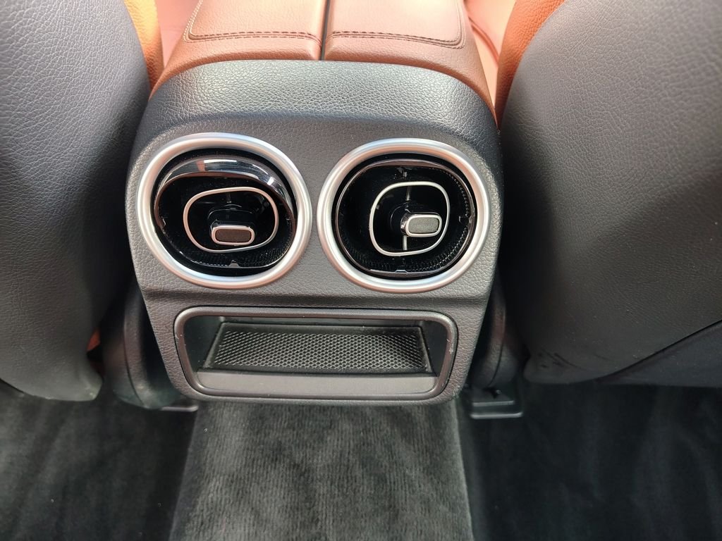 2025 Mercedes-Benz C-Class Sedan C 300 - Photo 29