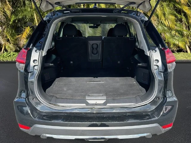 Used 2019 Black Nissan S image 25