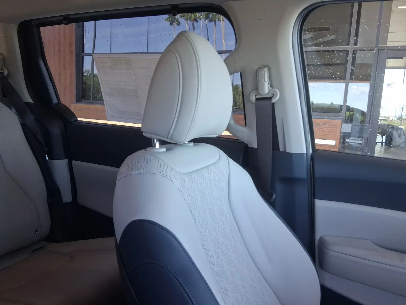 New 2026 White Kia EX image 24