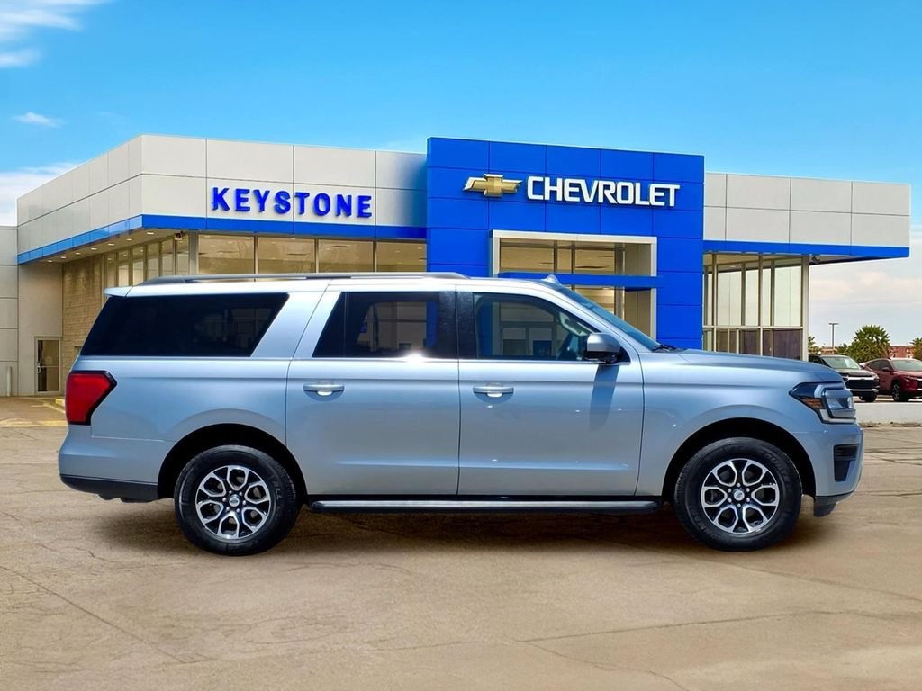 Used 2024 Silver Ford XLT image 9