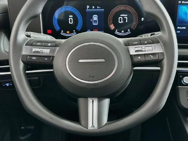 New 2027 White Hyundai SE image 15