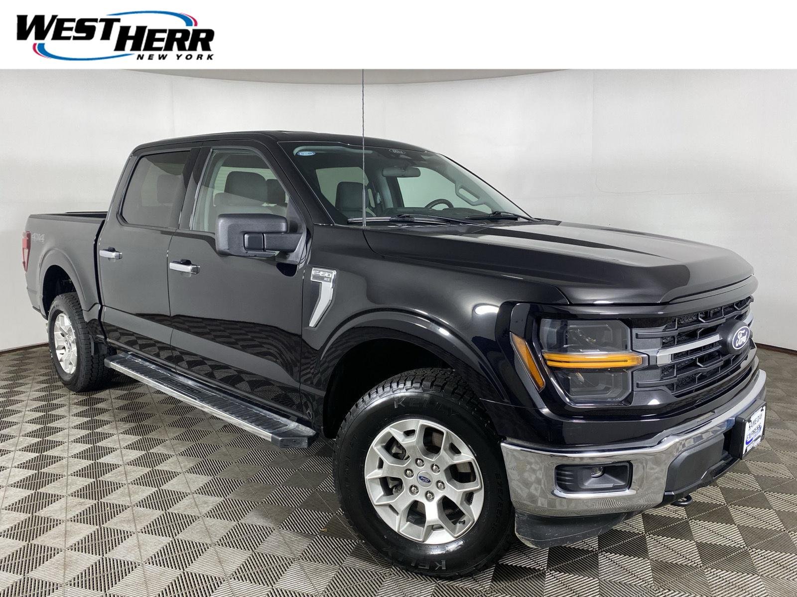 Used 2025 Agate Black Ford XLT image 1