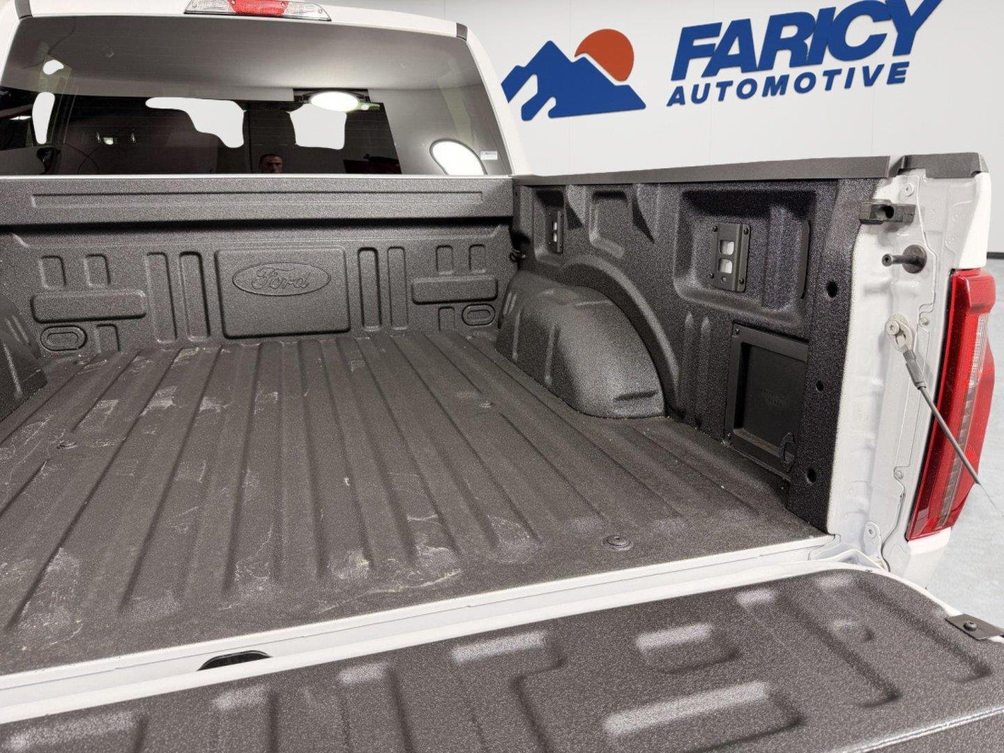 New 2026 Oxford White Ford XLT image 8