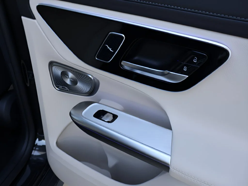 New 2027 Grey831 Mercedes-Benz GLC 300 image 14