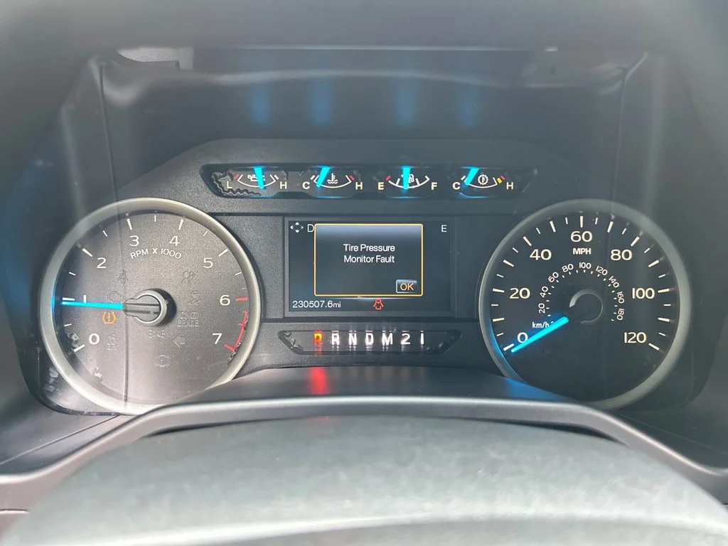 Used 2015 Gray Ford XLT image 14