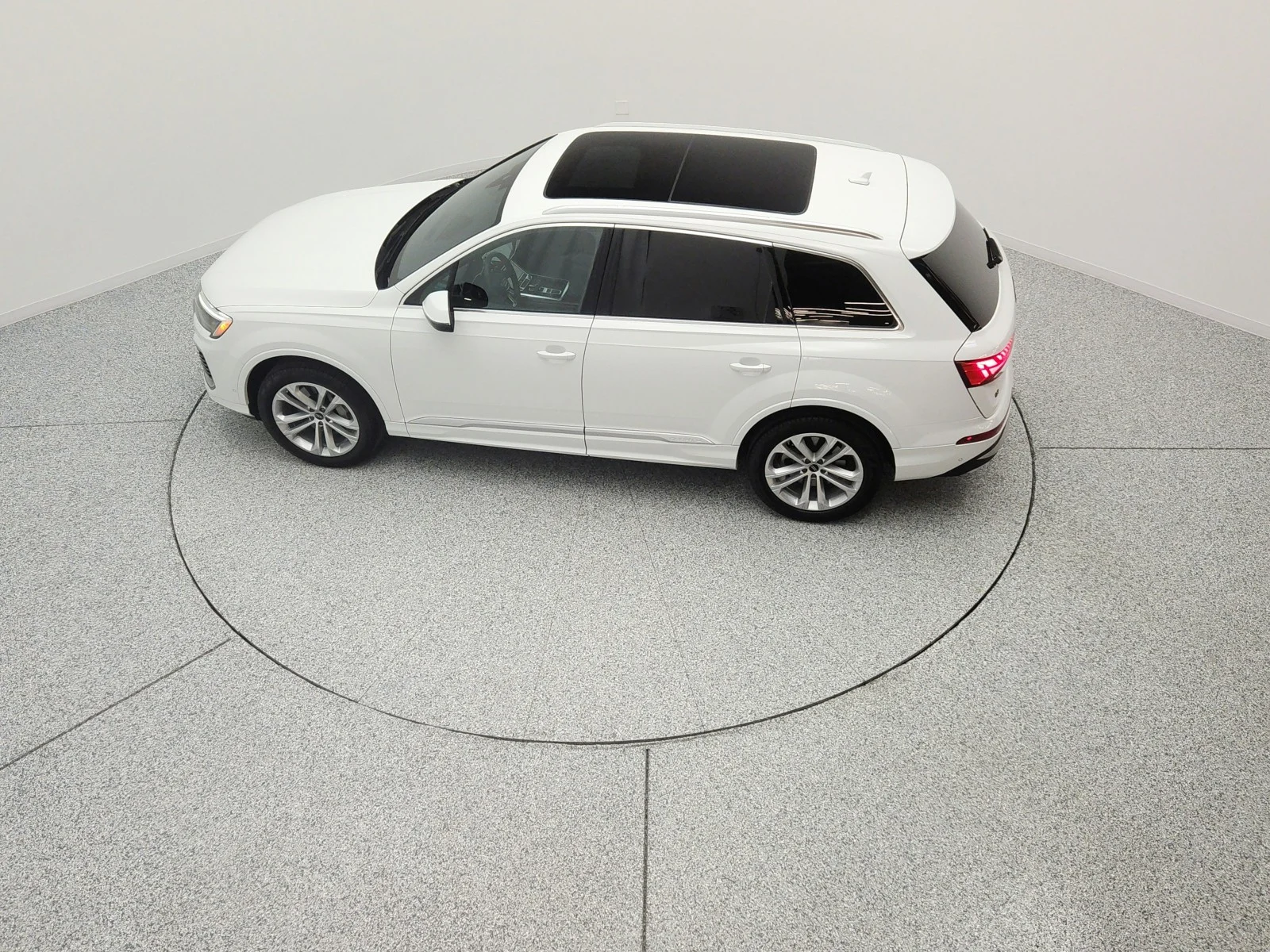 Used 2025 Carrara White Audi Premium Plus 55 TFSI quattro image 16