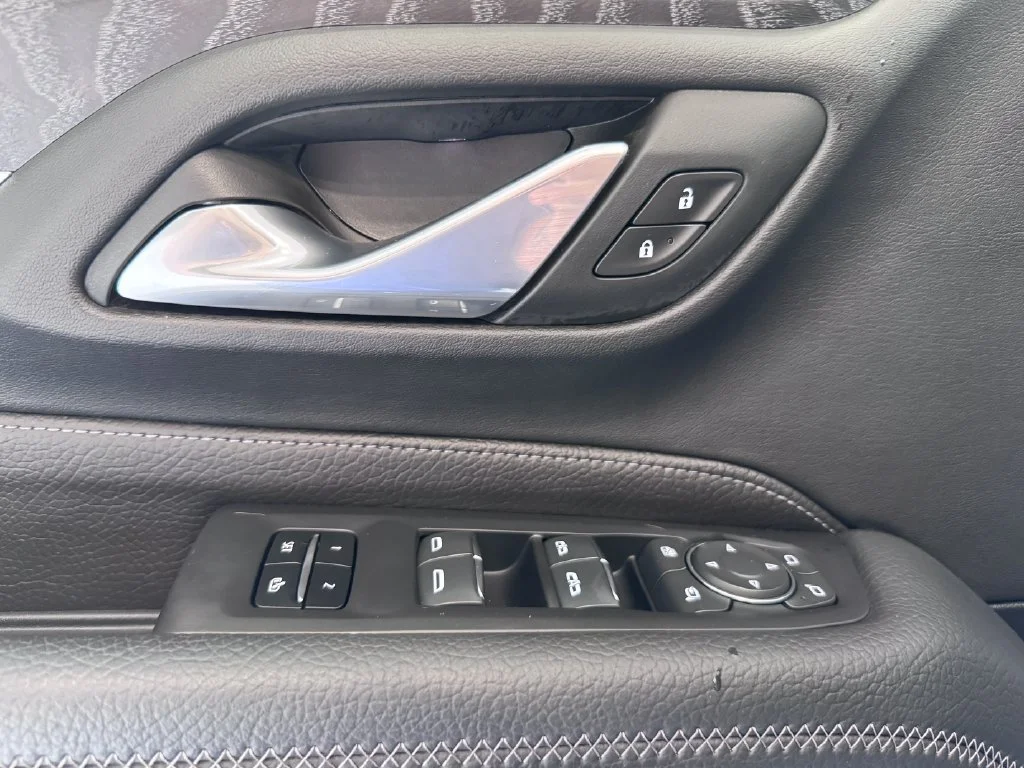 2024 GMC Yukon Denali - Photo 29