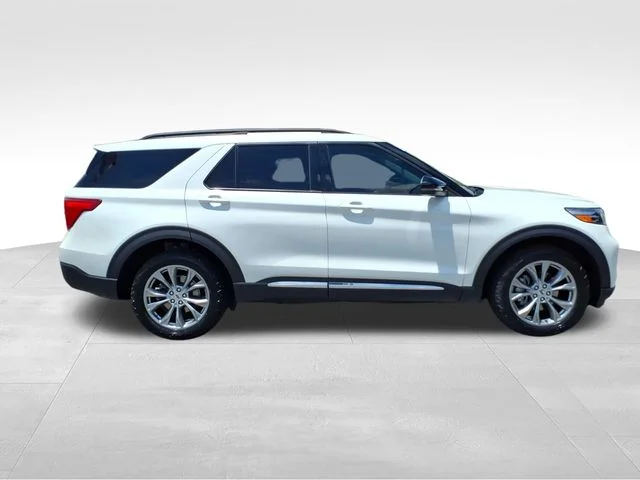 Used 2023 White Ford XLT image 16