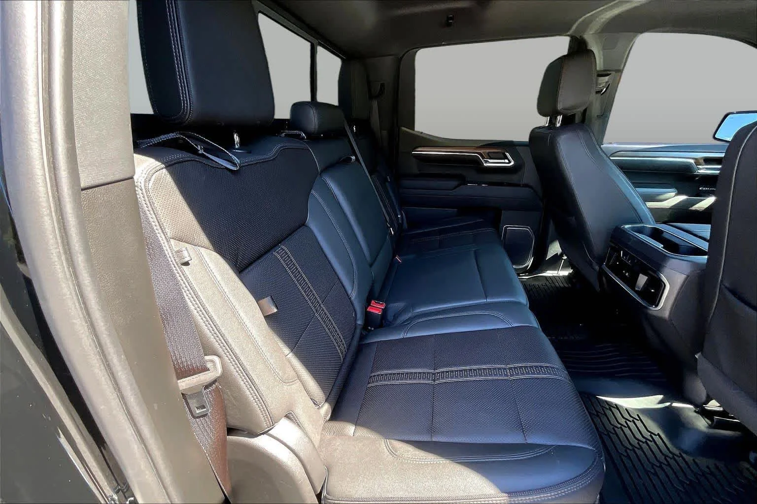 Used 2023 Black Chevrolet High Country image 41