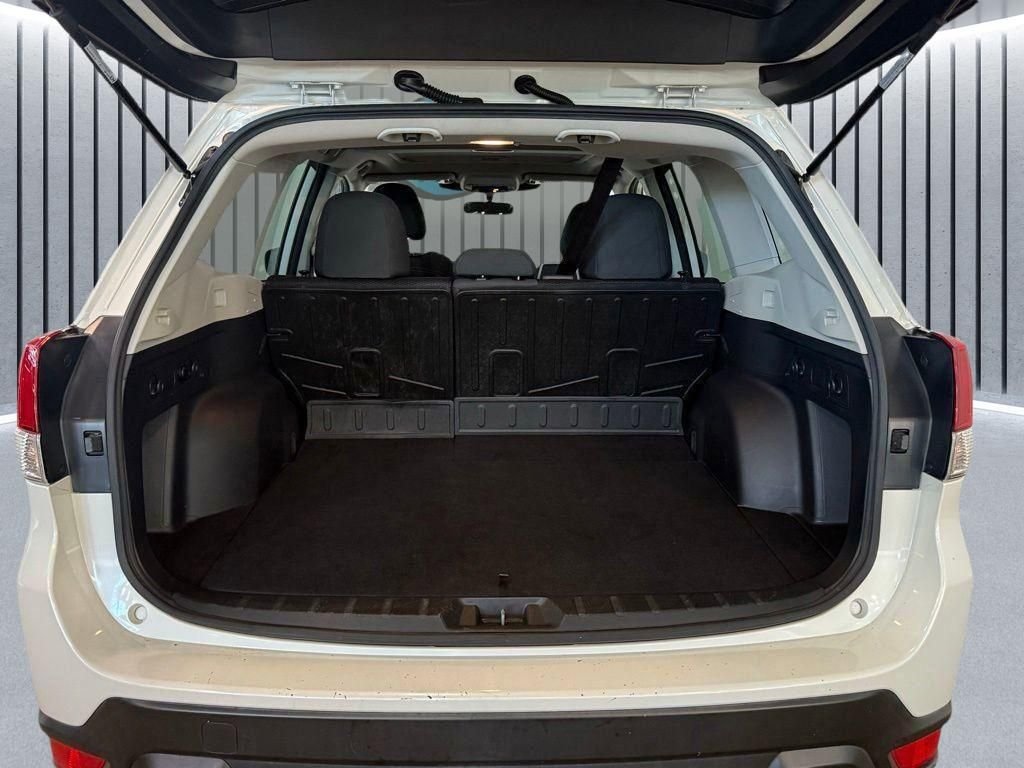 Used 2023 White Subaru Premium image 9