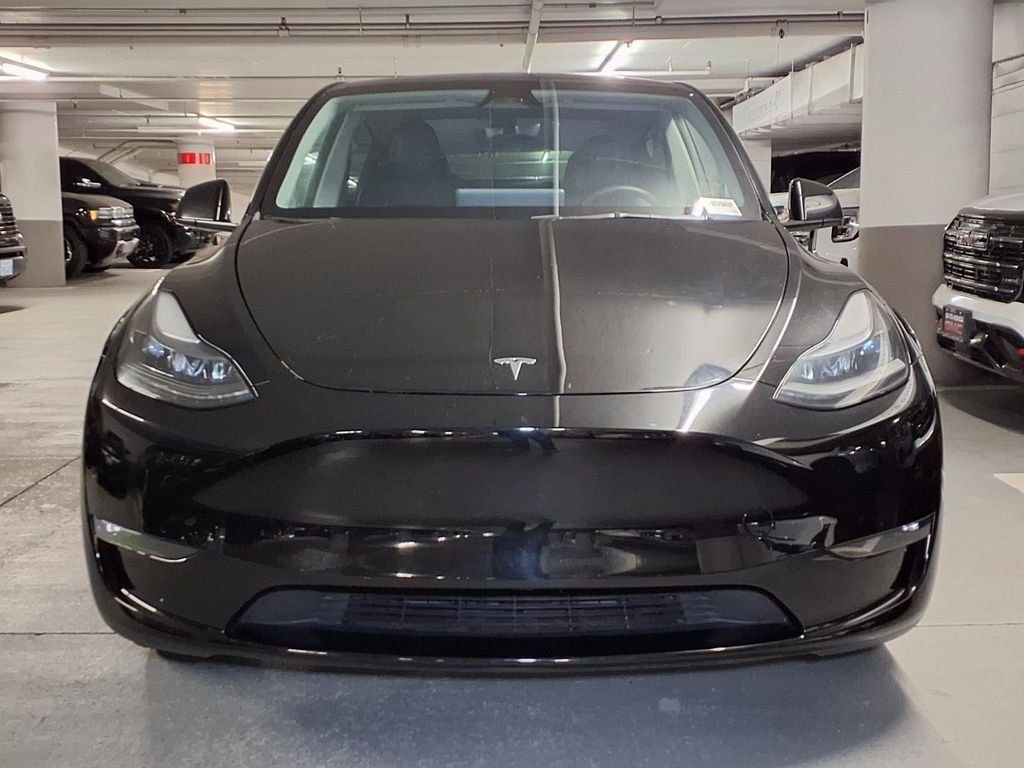 Used 2024 Tesla Model Y Long Range with VIN 7SAYGAEE3RF027543 for sale in Santa Monica, CA