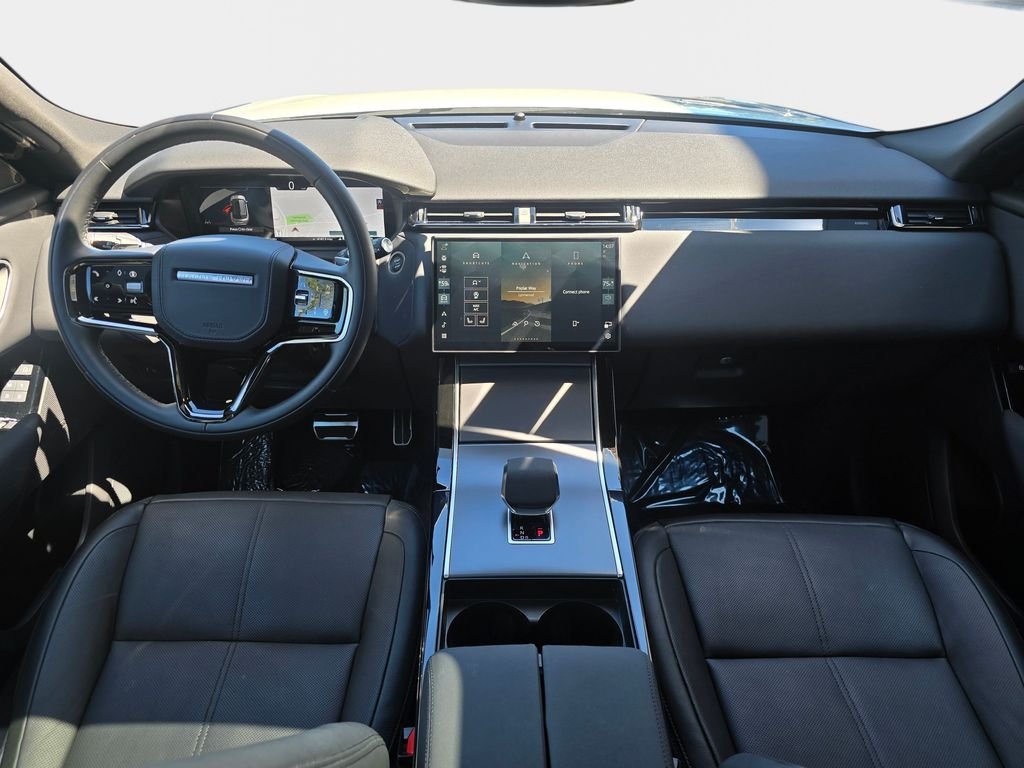 Certified Used 2025 White Land Rover Dynamic SE image 10