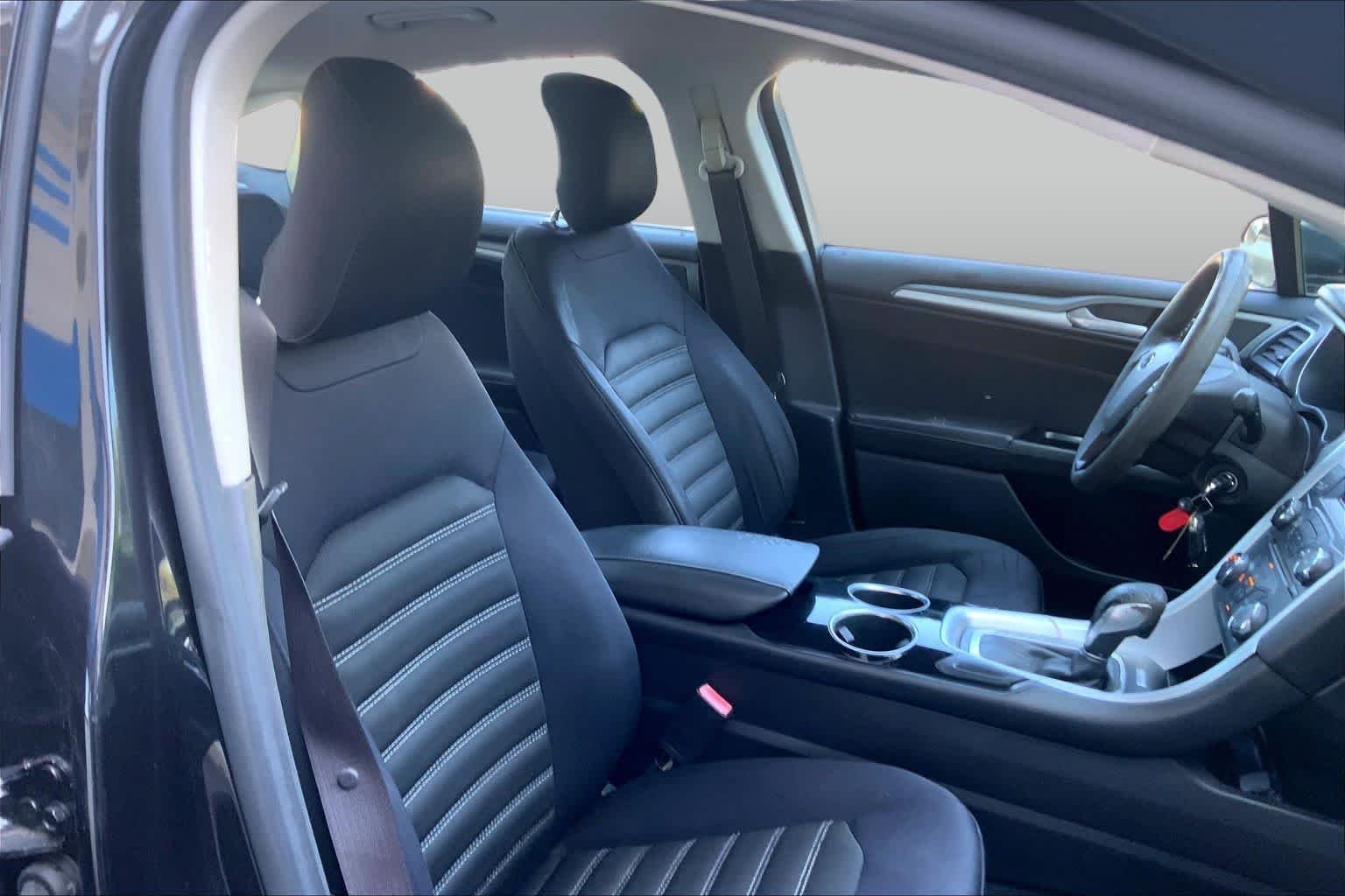 Pre-Owned 2013 Ford Fusion SE