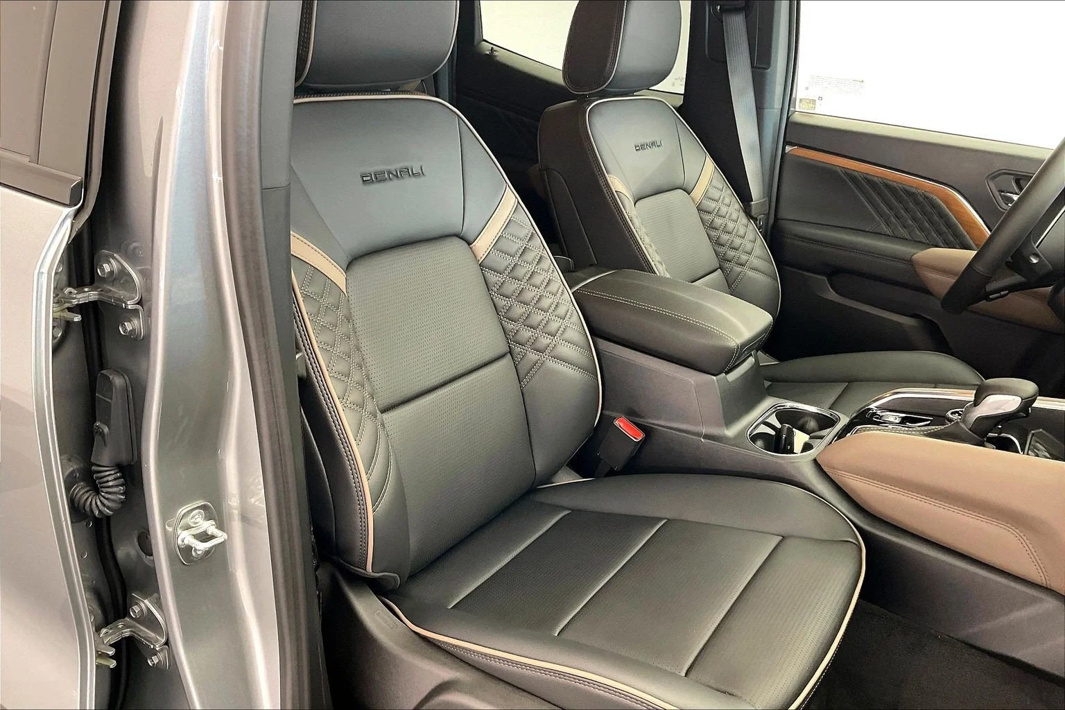 New 2026 Sterling Metallic GMC 4WD Denali image 9