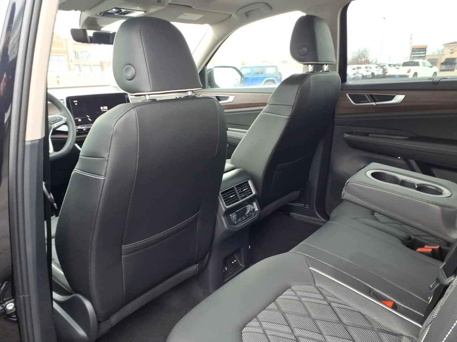 2026 Volkswagen Atlas SEL Premium R-Line - Photo 17