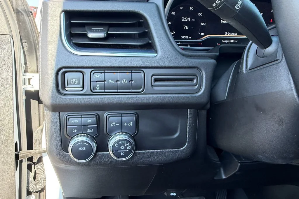 Used 2023 Summit White GMC SLT image 18