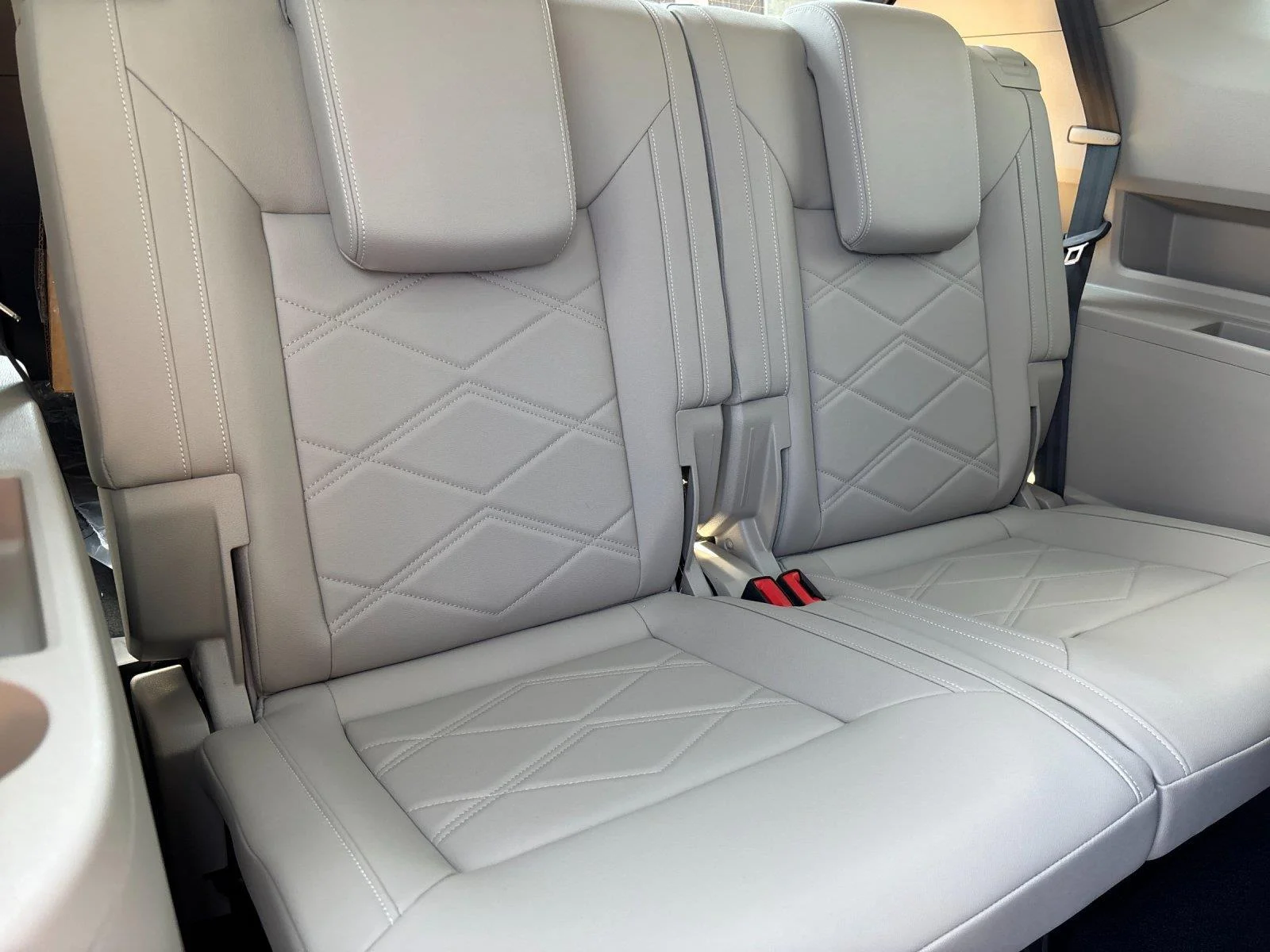 New 2026 Pure Gray Volkswagen 2.0T SE w/Technology image 37