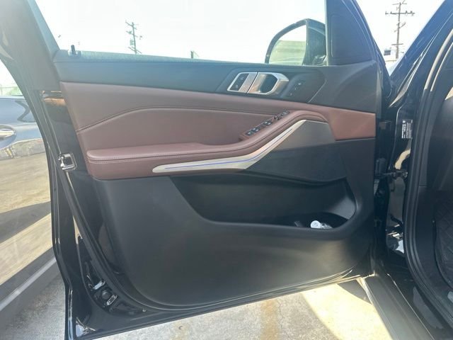 Used 2023 Black BMW xDrive40i image 11