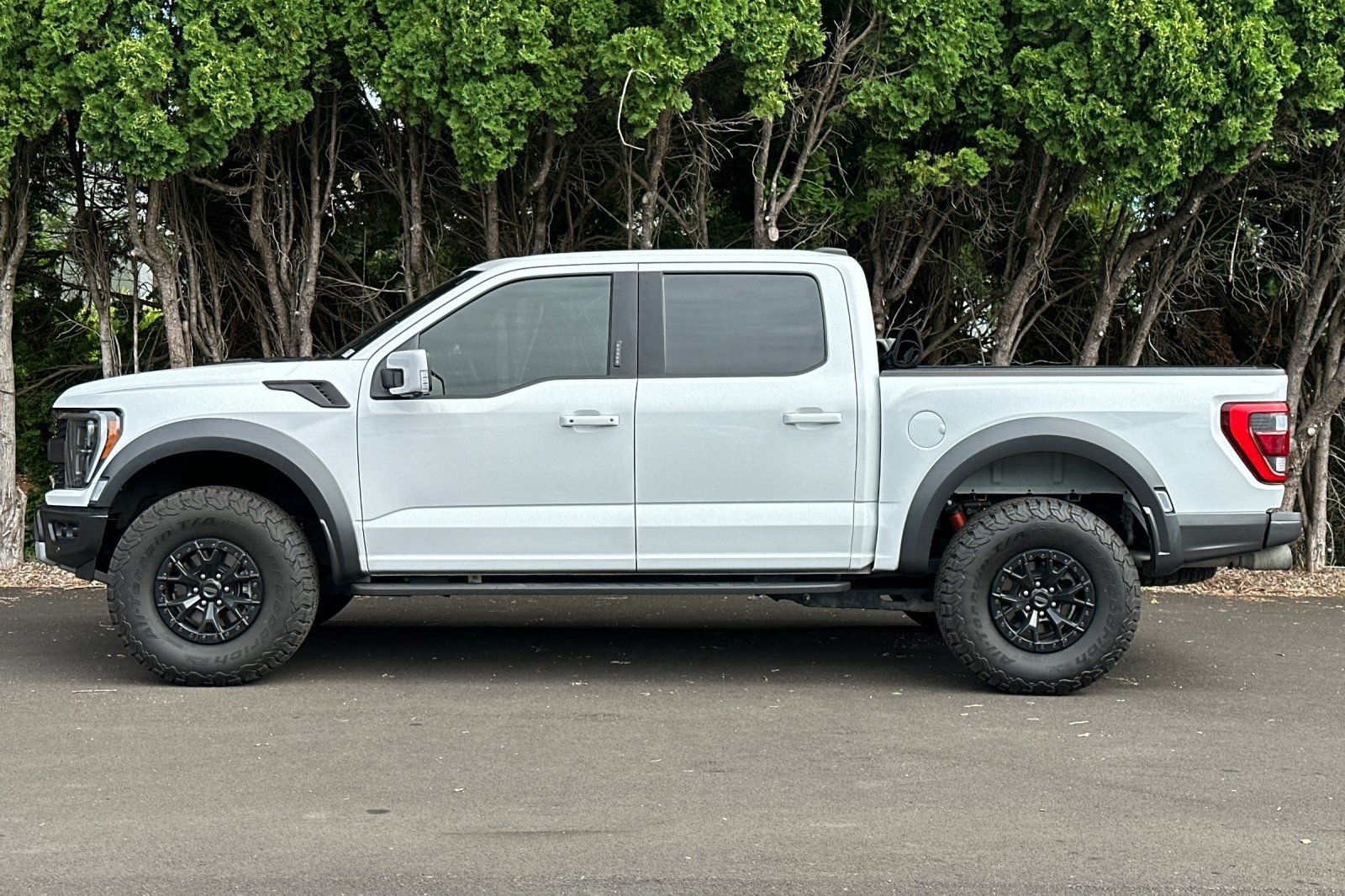 Used 2023 White Ford Raptor image 7