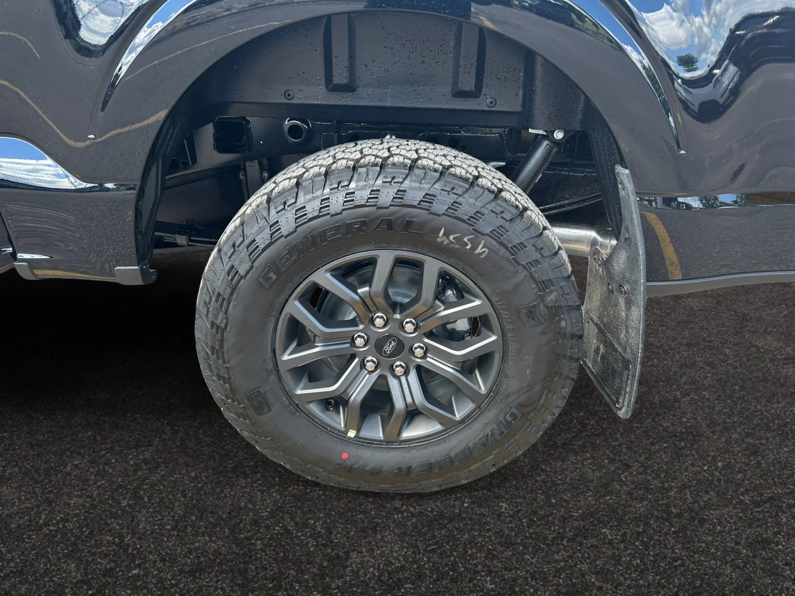 New 2026 Agate Black Metallic Ford Tremor image 9
