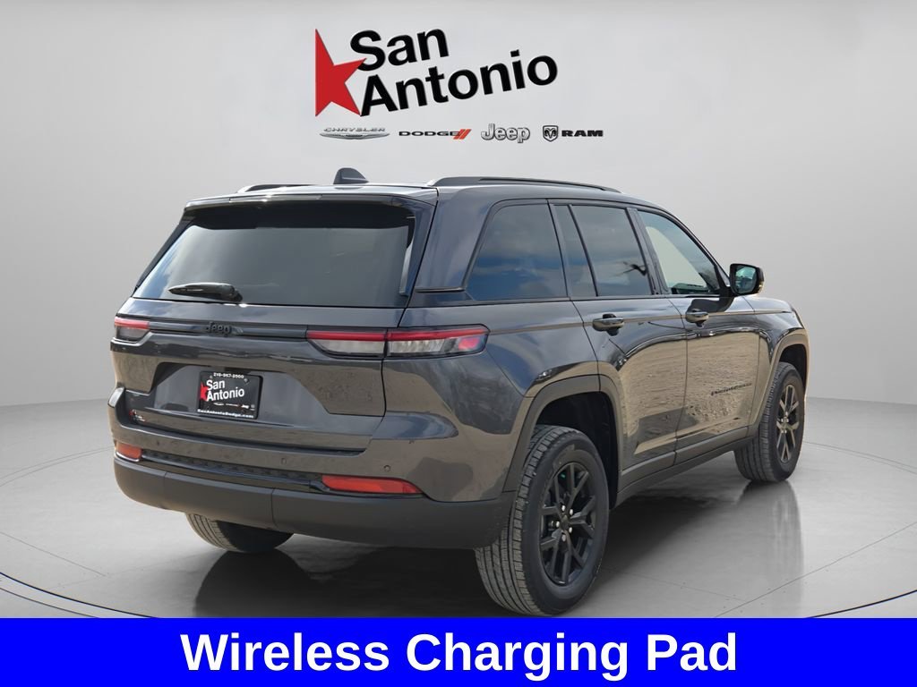 New 2025 Baltic Gray Metallic Clear-Coat Exterior Paint Jeep Altitude X image 14