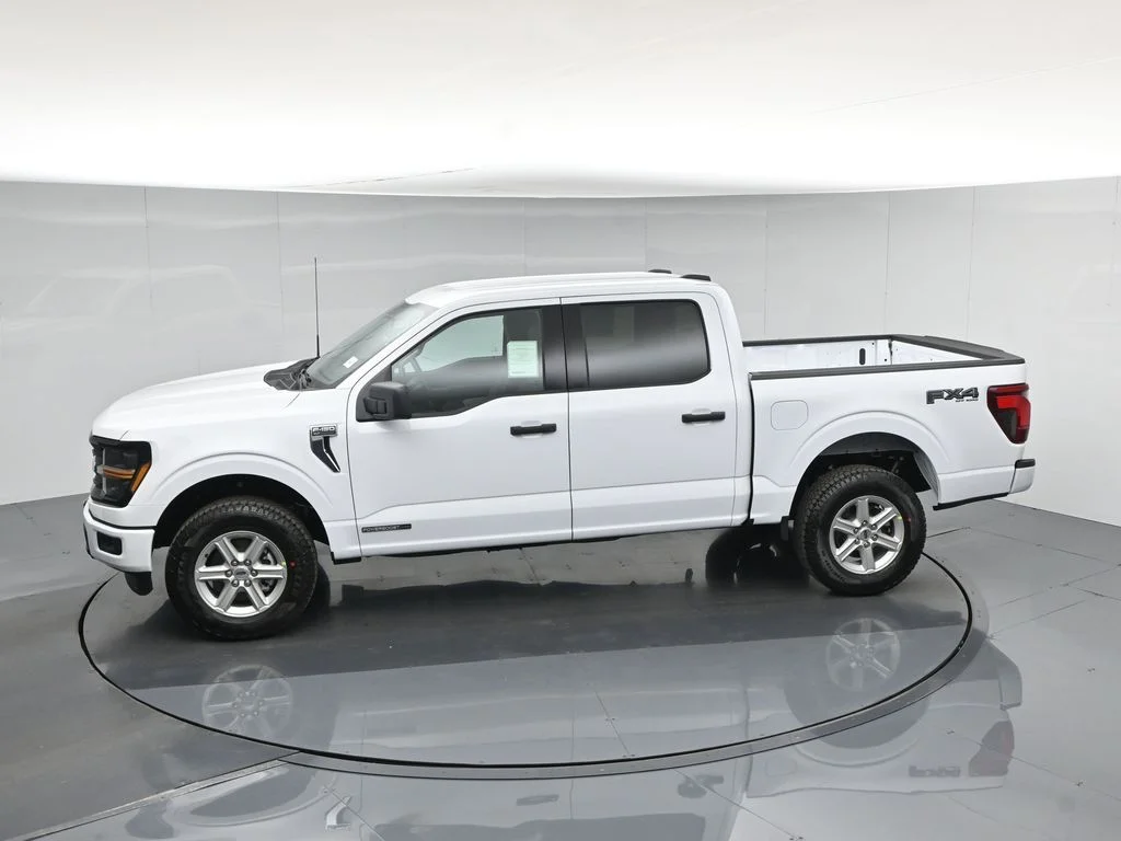 New 2026 Oxford White Ford XLT image 42