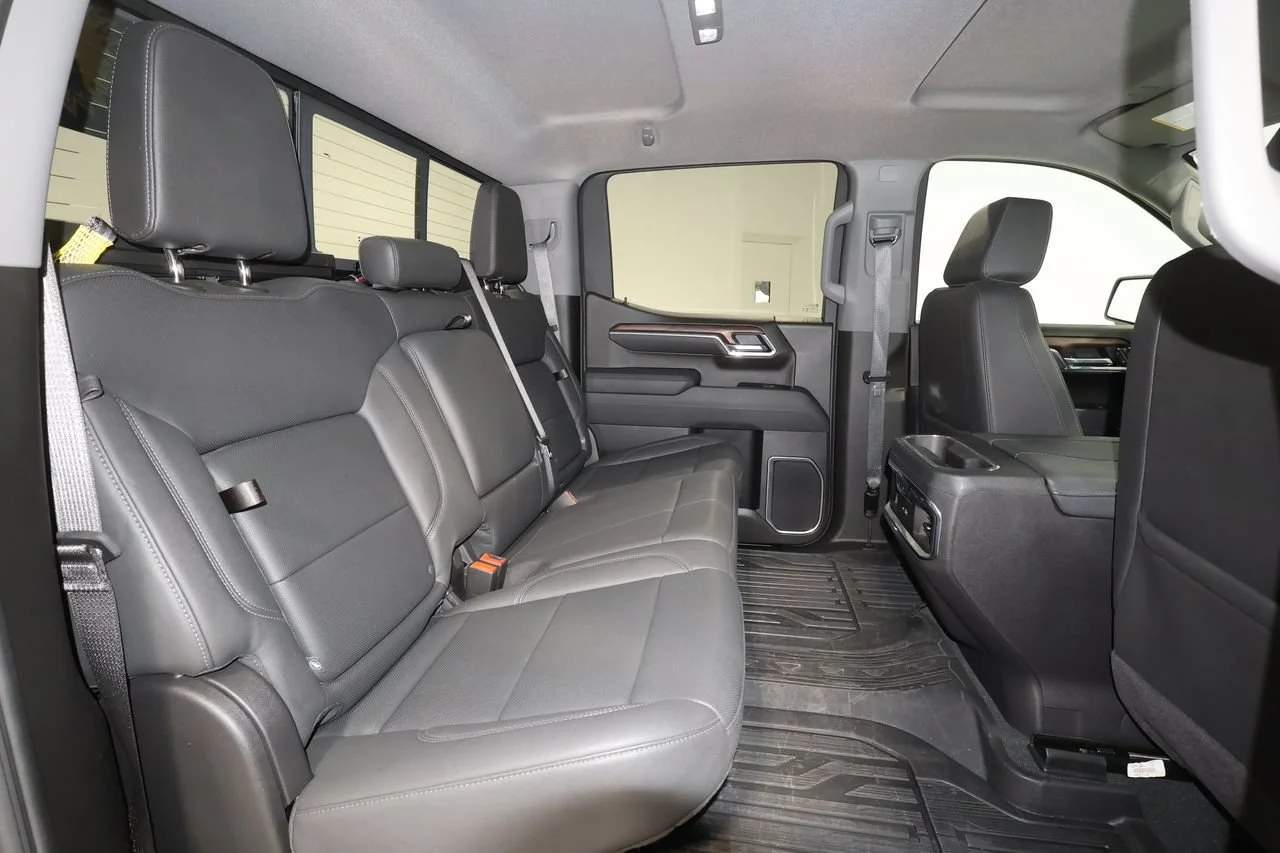 Used 2025 Sterling Metallic GMC SLT image 27
