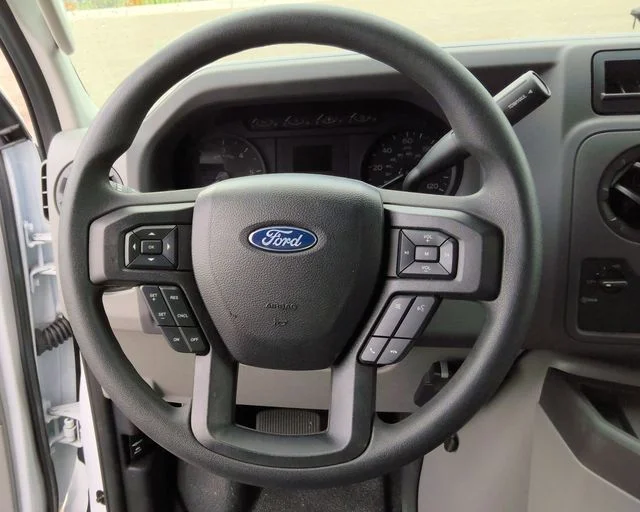 New 2025 Oxford White Ford Base image 15