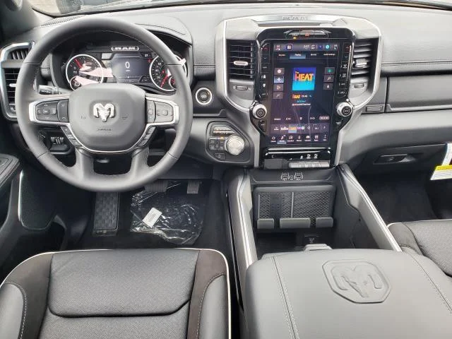 New 2026 Diamond Black Crystal Pearl-Coat Exterior Paint RAM Laramie image 22