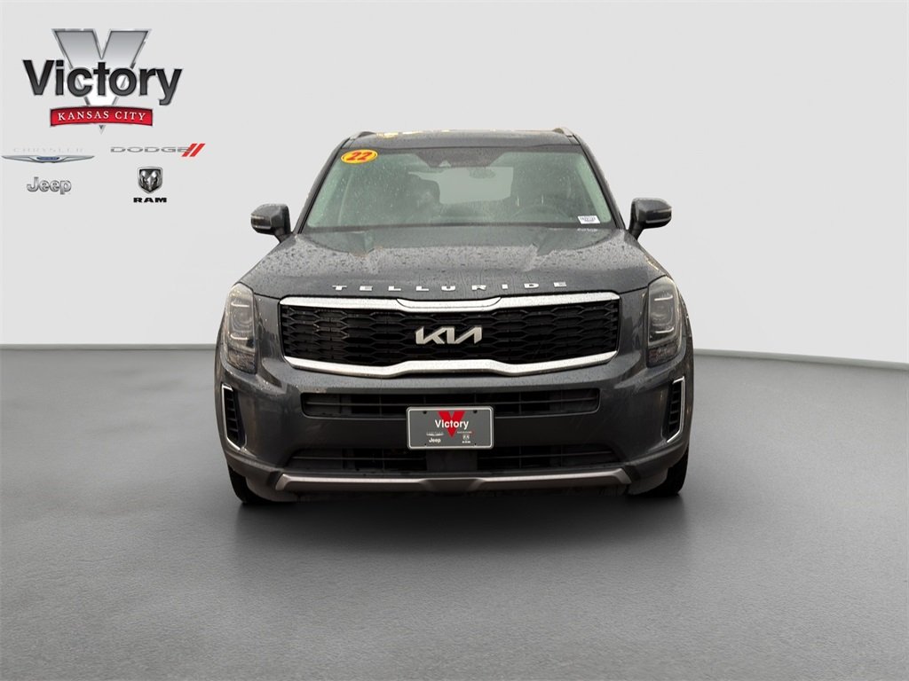 Used 2022 Kia Telluride S with VIN 5XYP6DHC2NG291122 for sale in Kansas City