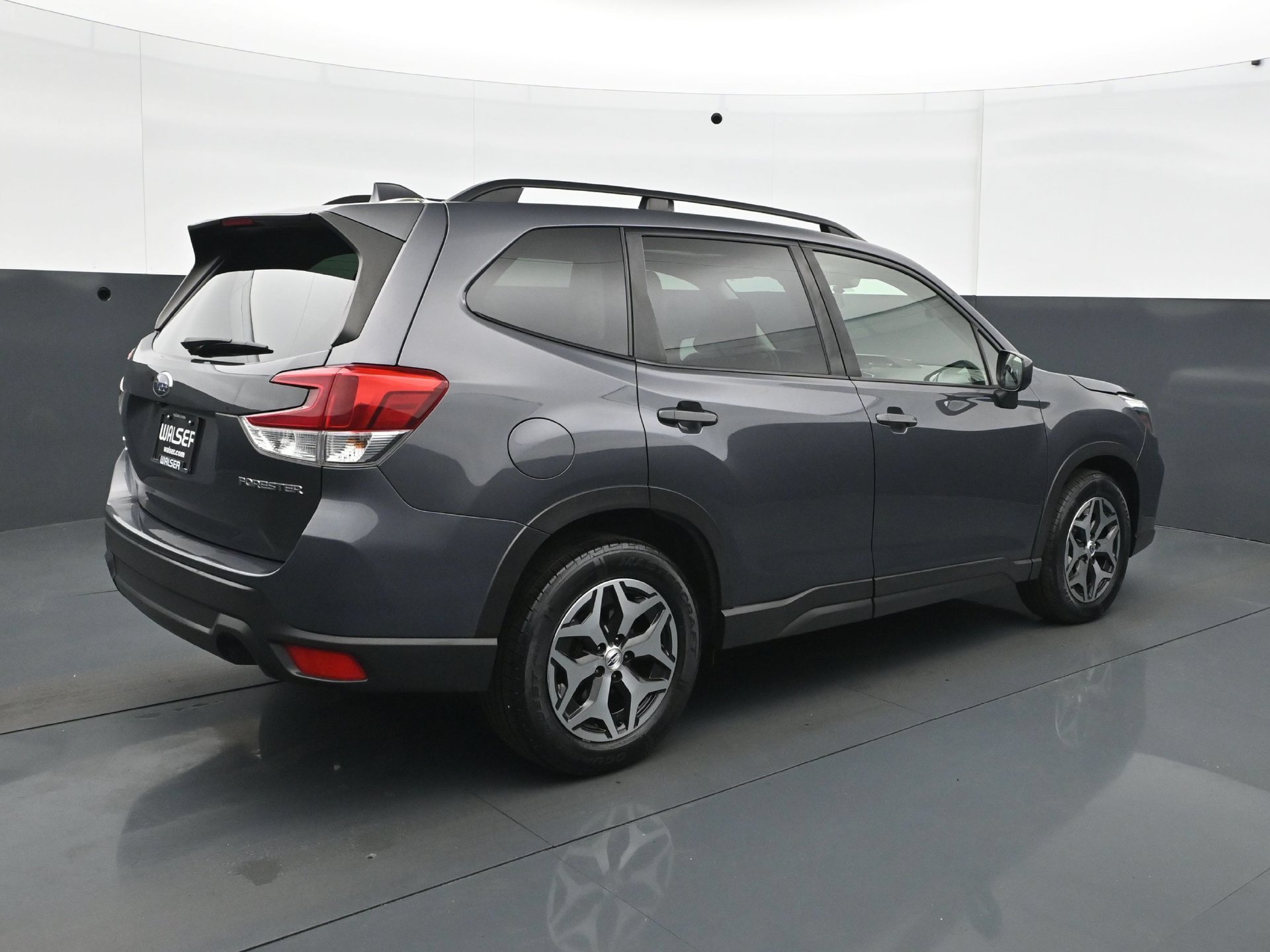 Used 2021 Magnetite Gray Metallic Subaru Premium image 7