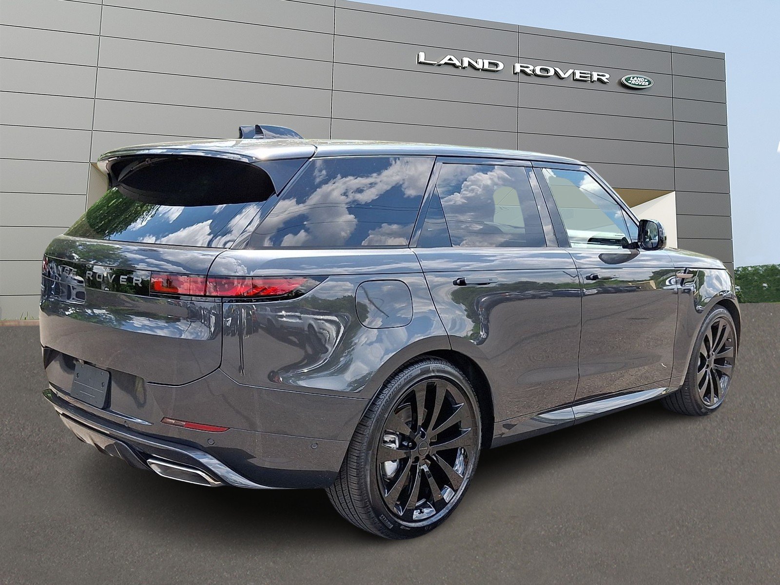 New 2026 Carpathian Grey Land Rover P400 Dynamic SE image 2