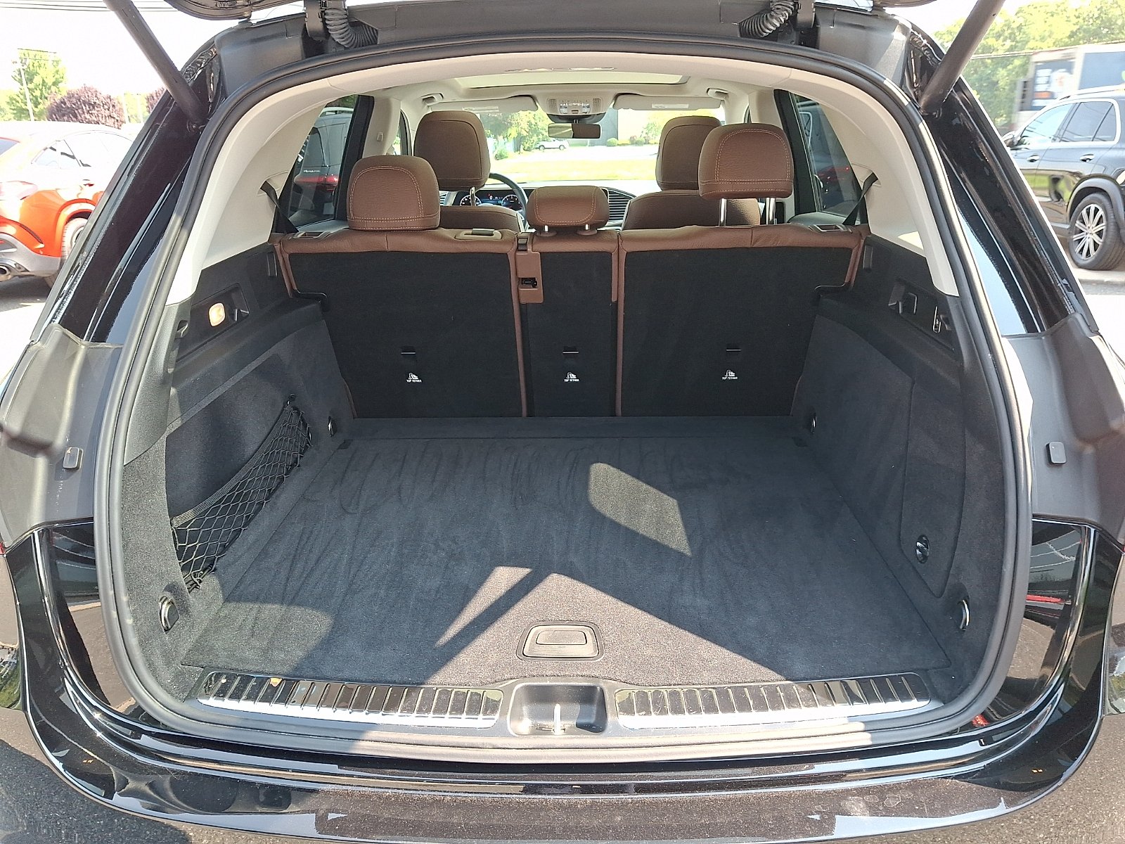 Certified Used 2025 Black Mercedes-Benz 4MATIC® image 31